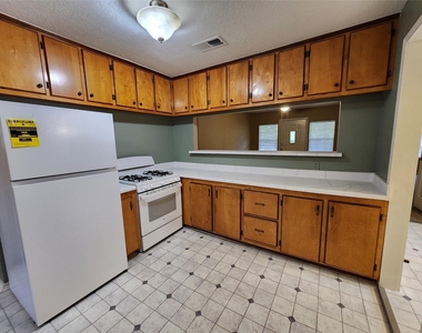 36 18th Avenue N - Photo Thumbnail 9