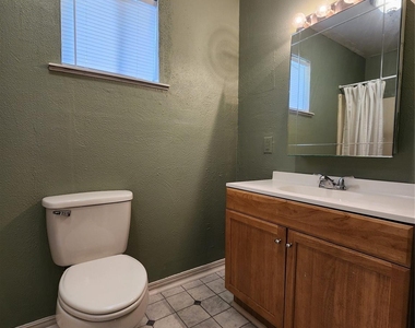 36 18th Avenue N - Photo Thumbnail 14