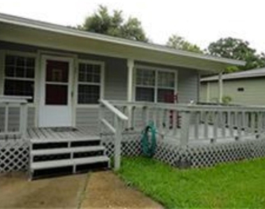 36 18th Avenue N - Photo Thumbnail 1