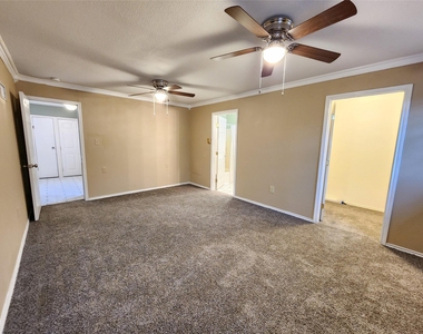 36 18th Avenue N - Photo Thumbnail 13