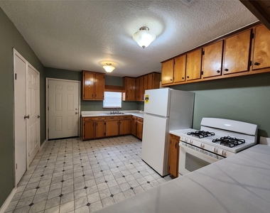36 18th Avenue N - Photo Thumbnail 10