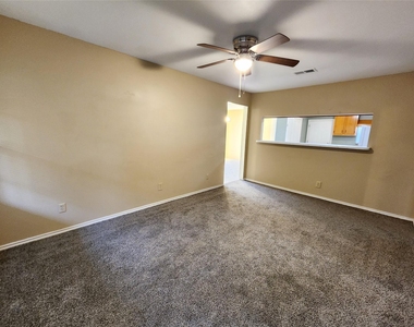 36 18th Avenue N - Photo Thumbnail 2