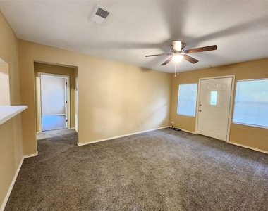 36 18th Avenue N - Photo Thumbnail 3