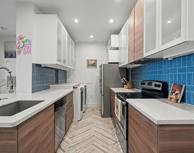 3231 Allen Parkway - Photo Thumbnail 2