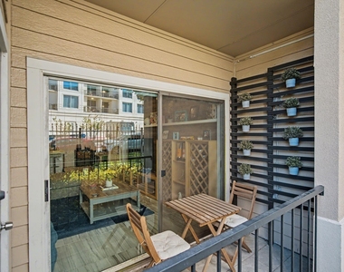3231 Allen Parkway - Photo Thumbnail 8