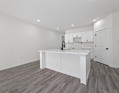 6925 Road 5503 - Photo Thumbnail 3