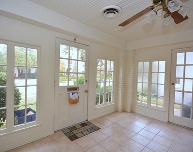 3027 Amherst Street - Photo Thumbnail 2