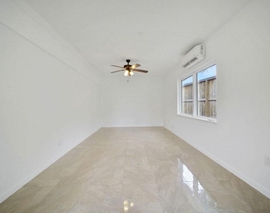 10042 Briar Forest Drive - Photo Thumbnail 46