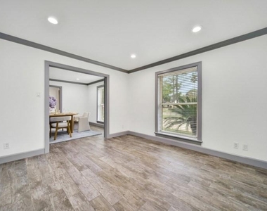 10042 Briar Forest Drive - Photo Thumbnail 7