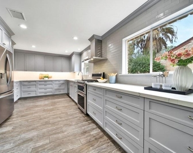 10042 Briar Forest Drive - Photo Thumbnail 16