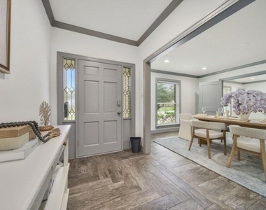 10042 Briar Forest Drive - Photo Thumbnail 3