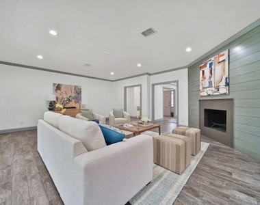 10042 Briar Forest Drive - Photo Thumbnail 11