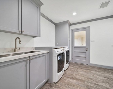 10042 Briar Forest Drive - Photo Thumbnail 21