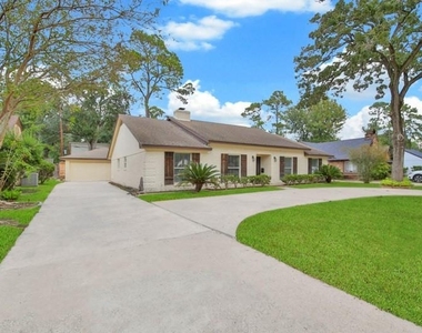 10042 Briar Forest Drive - Photo Thumbnail 2