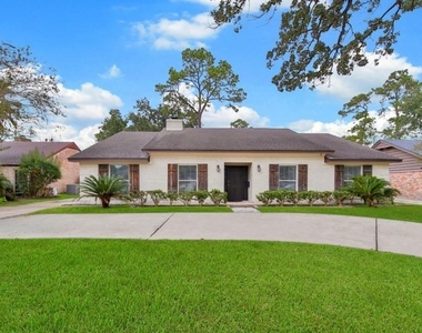 10042 Briar Forest Drive - Photo Thumbnail 1