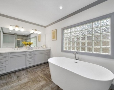 10042 Briar Forest Drive - Photo Thumbnail 31