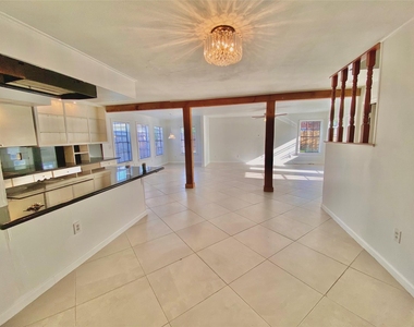 11606 Sagehurst Lane - Photo Thumbnail 2