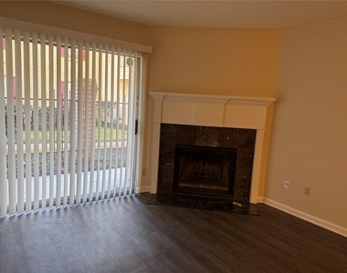 2120 El Paseo Street - Photo Thumbnail 3