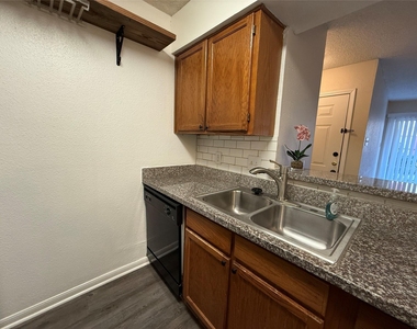 2120 El Paseo Street - Photo Thumbnail 10
