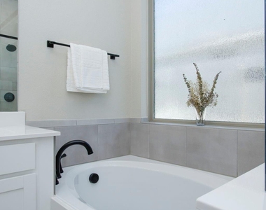 320 Rise Lane - Photo Thumbnail 24