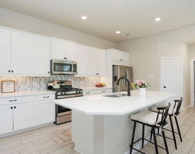 320 Rise Lane - Photo Thumbnail 12