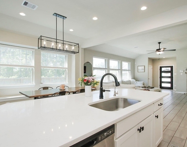 320 Rise Lane - Photo Thumbnail 15