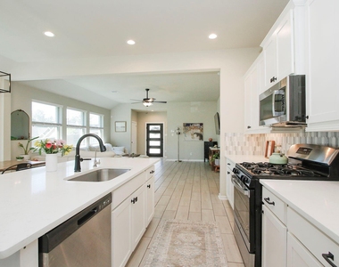 320 Rise Lane - Photo Thumbnail 14