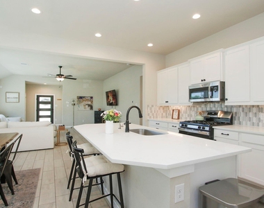 320 Rise Lane - Photo Thumbnail 16