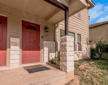 104 Yegua Circle - Photo Thumbnail 3