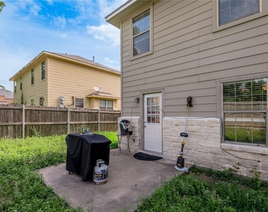 104 Yegua Circle - Photo Thumbnail 23