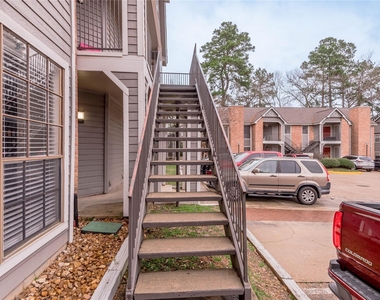 2402 Sycamore Avenue - Photo Thumbnail 3