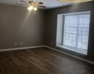 2402 Sycamore Avenue - Photo Thumbnail 13