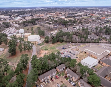 2402 Sycamore Avenue - Photo Thumbnail 20