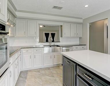 1211 Diablo Drive - Photo Thumbnail 6