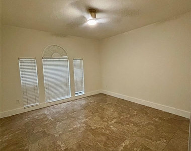 3405 Kleberg Court - Photo Thumbnail 15
