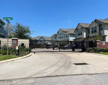 4743 Glen Isle Drive - Photo Thumbnail 2