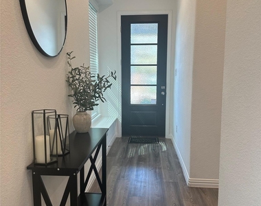 4743 Glen Isle Drive - Photo Thumbnail 4
