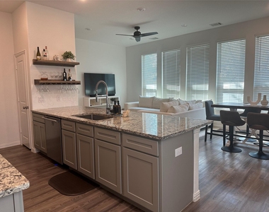 4743 Glen Isle Drive - Photo Thumbnail 6