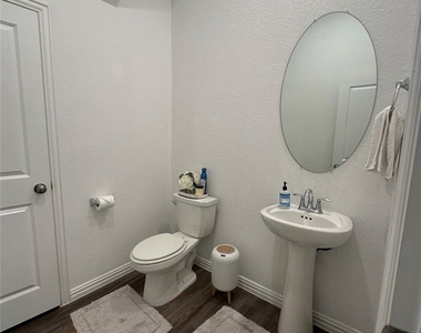 4743 Glen Isle Drive - Photo Thumbnail 5