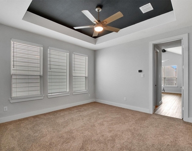119 E 43rd Street - Photo Thumbnail 17
