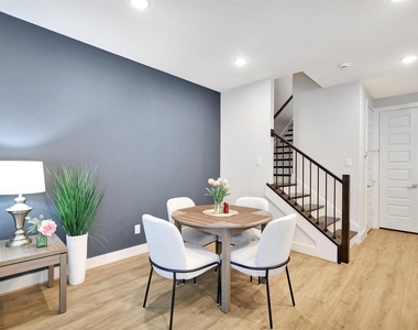 119 E 43rd Street - Photo Thumbnail 12