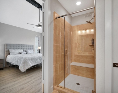 119 E 43rd Street - Photo Thumbnail 23