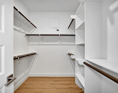 119 E 43rd Street - Photo Thumbnail 26