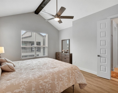 119 E 43rd Street - Photo Thumbnail 21