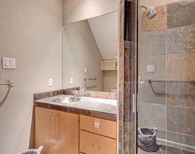 4308 Lillian  Street - Photo Thumbnail 36