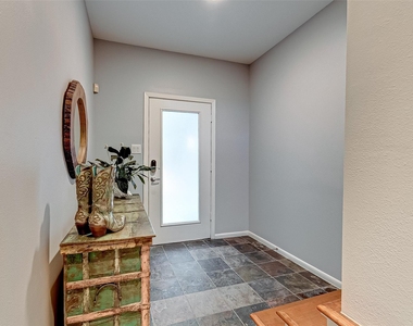 4308 Lillian  Street - Photo Thumbnail 8