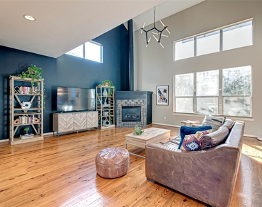 4308 Lillian  Street - Photo Thumbnail 10