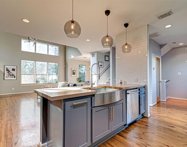 4308 Lillian  Street - Photo Thumbnail 19