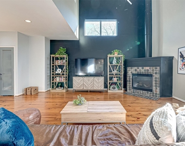 4308 Lillian  Street - Photo Thumbnail 15