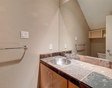 4308 Lillian  Street - Photo Thumbnail 37